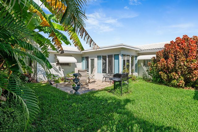 1702 SW 14th Avenue, Boynton Beach, FL 33426