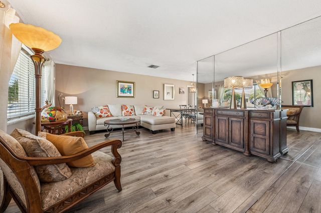 1702 SW 14th Avenue, Boynton Beach, FL 33426