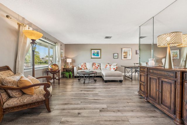 1702 SW 14th Avenue, Boynton Beach, FL 33426