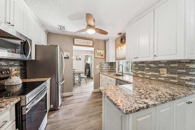 1702 SW 14th Avenue, Boynton Beach, FL 33426