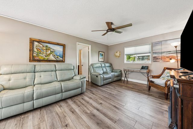 1702 SW 14th Avenue, Boynton Beach, FL 33426