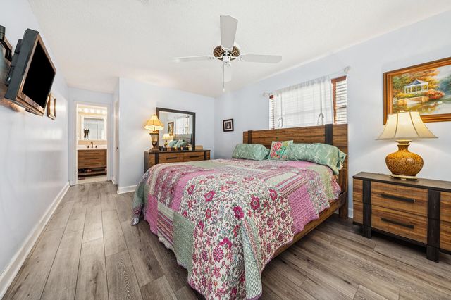 1702 SW 14th Avenue, Boynton Beach, FL 33426