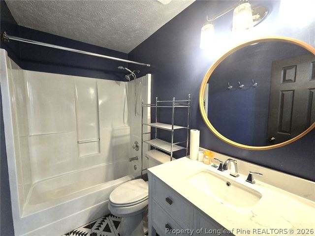 7786 Dragonhead Road, Fayetteville, NC 28311