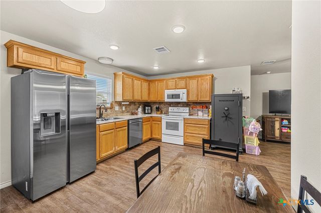 151 Private Road 3090, Lampasas, TX 76550