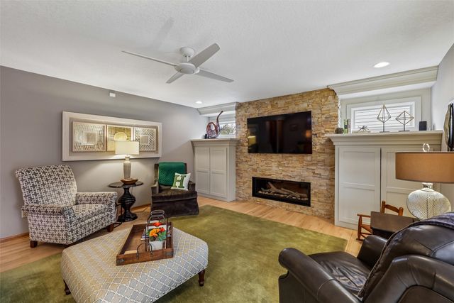 5712 Pommel Court, West Des Moines, IA 50266