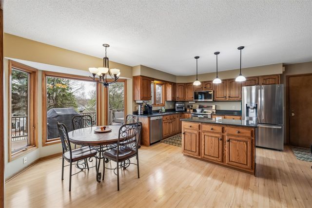 5712 Pommel Court, West Des Moines, IA 50266