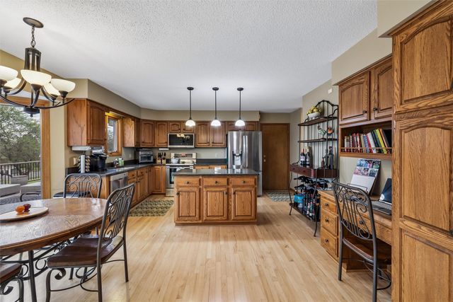 5712 Pommel Court, West Des Moines, IA 50266