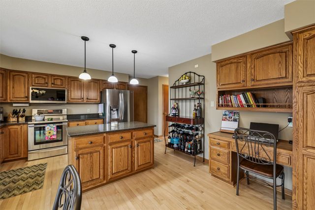 5712 Pommel Court, West Des Moines, IA 50266