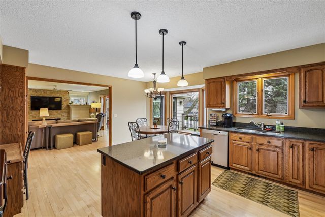 5712 Pommel Court, West Des Moines, IA 50266