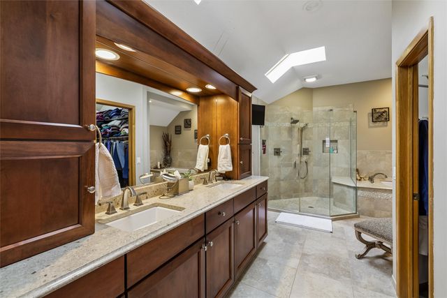 5712 Pommel Court, West Des Moines, IA 50266