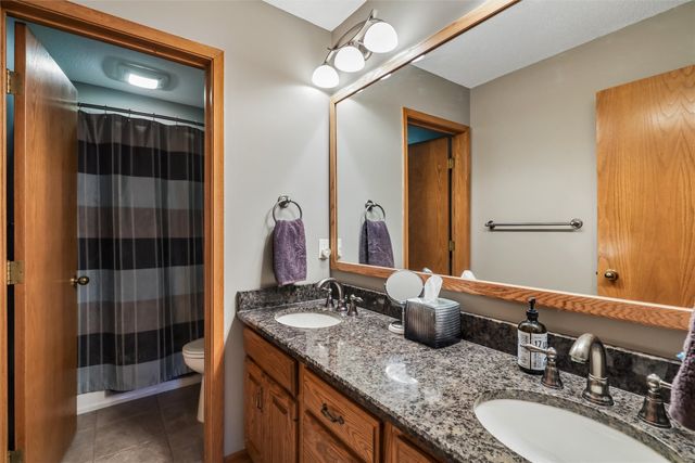 5712 Pommel Court, West Des Moines, IA 50266