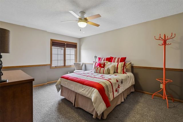 5712 Pommel Court, West Des Moines, IA 50266