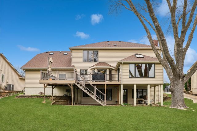 5712 Pommel Court, West Des Moines, IA 50266