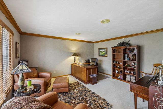 5712 Pommel Court, West Des Moines, IA 50266