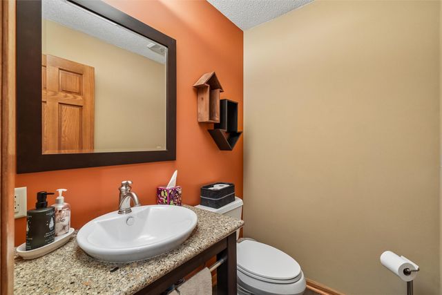 5712 Pommel Court, West Des Moines, IA 50266