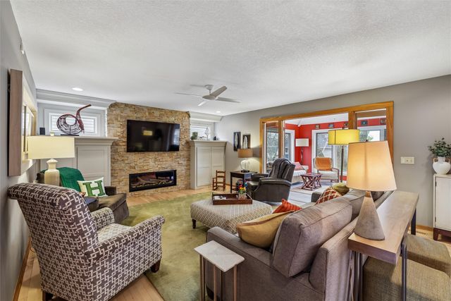 5712 Pommel Court, West Des Moines, IA 50266