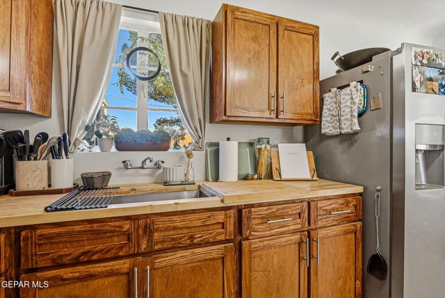 7859 Rosemary St, El Paso, TX 79915