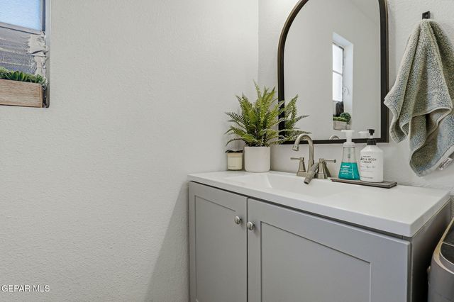 7859 Rosemary St, El Paso, TX 79915