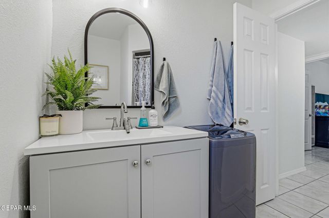 7859 Rosemary St, El Paso, TX 79915