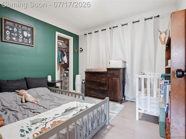 21920 Mauer Street, Saint Clair Shores, MI 48080
