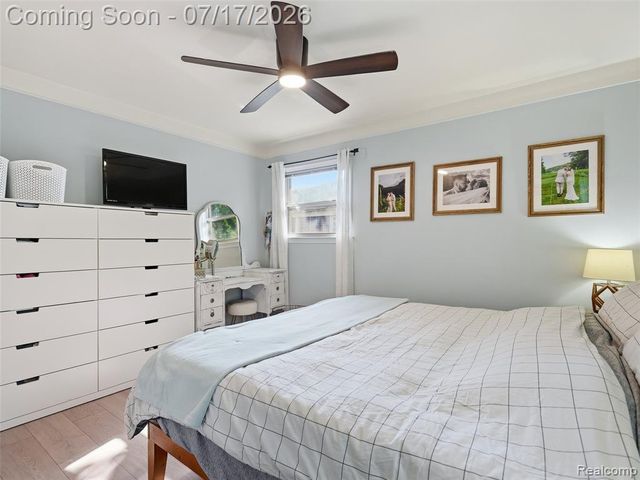 21920 Mauer Street, Saint Clair Shores, MI 48080