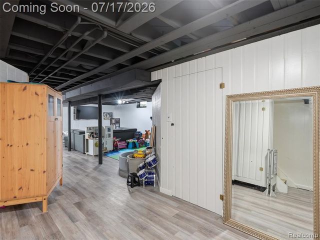 21920 Mauer Street, Saint Clair Shores, MI 48080