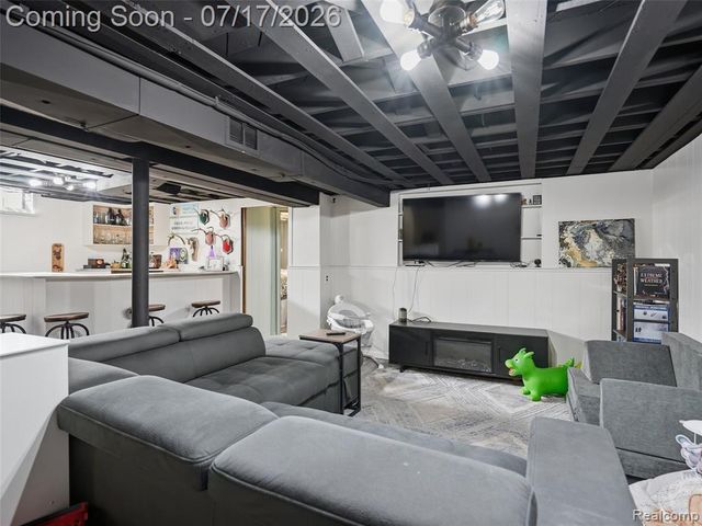 21920 Mauer Street, Saint Clair Shores, MI 48080
