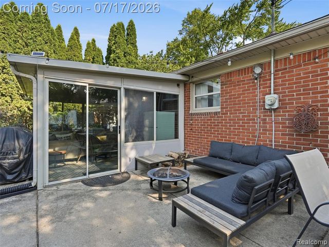 21920 Mauer Street, Saint Clair Shores, MI 48080