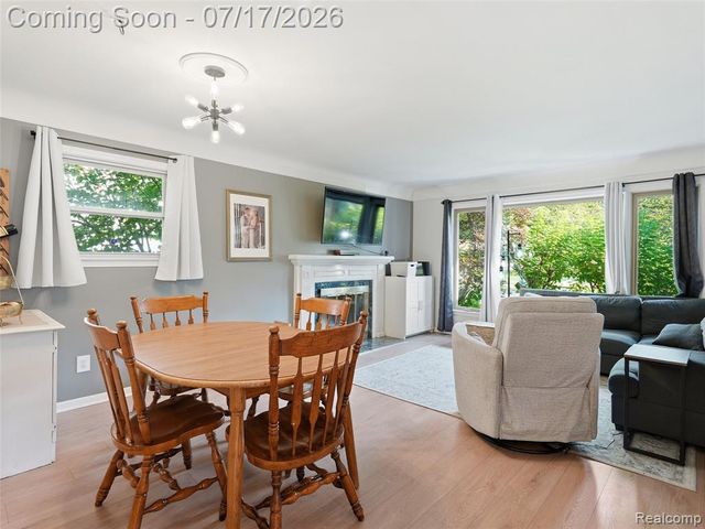 21920 Mauer Street, Saint Clair Shores, MI 48080