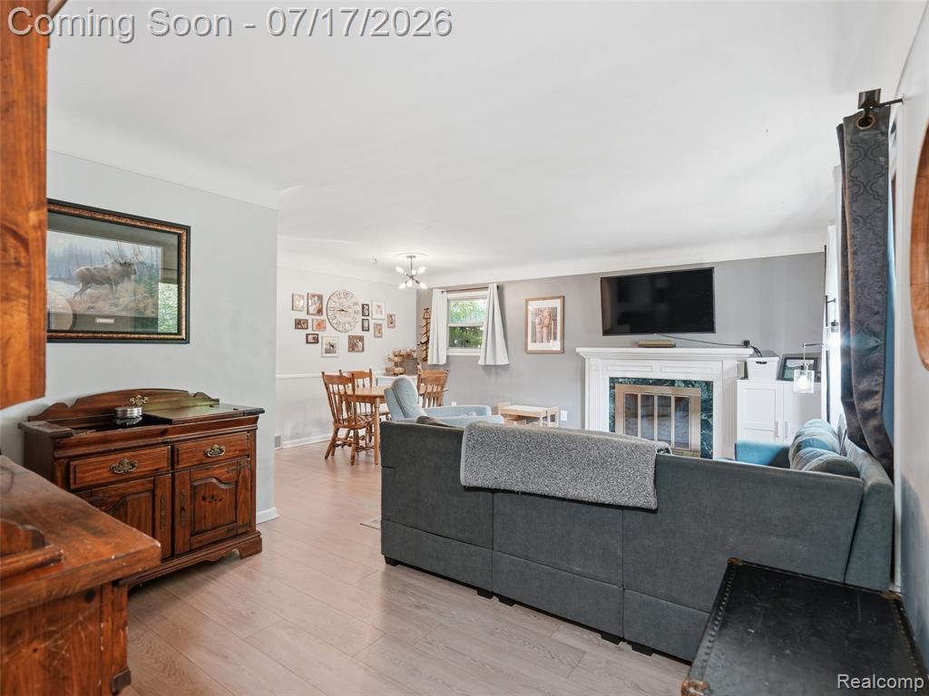21920 Mauer Street, Saint Clair Shores, MI 48080