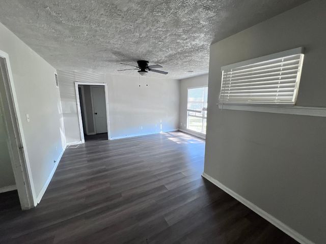 5831 Belneath Street, Houston, TX 77033