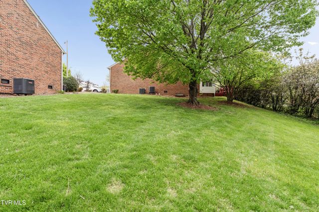 400 Sunset Drive Apt K50, Johnson City, TN 37604