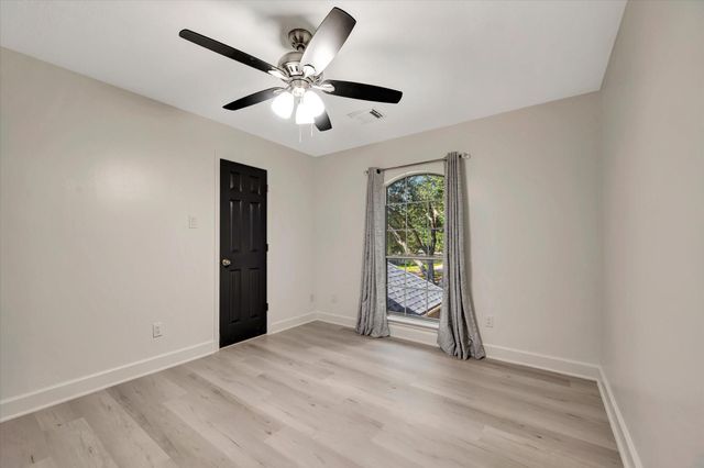 2847 Everett Drive, Friendswood, TX 77546