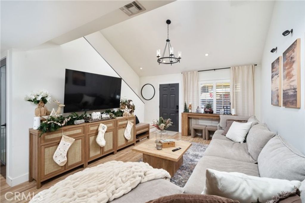 435 W 9th Street A6, Upland, CA 91786