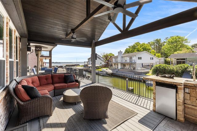 3810 Windswept Drive, Montgomery, TX 77356