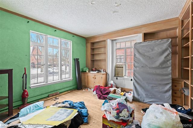 18215 Parkside Street, Detroit, MI 48221