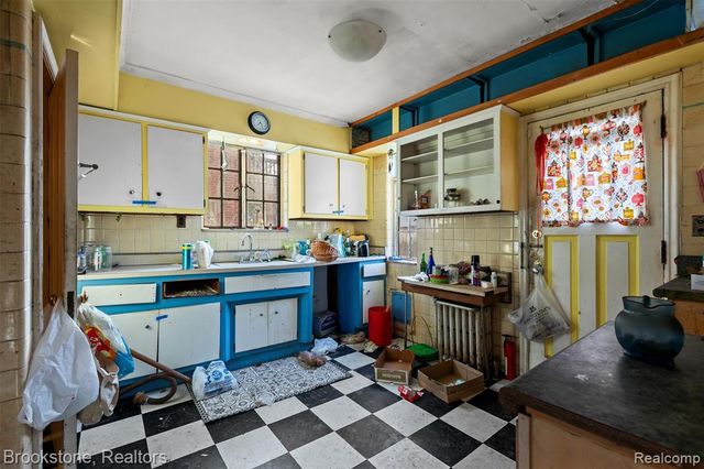 18215 Parkside Street, Detroit, MI 48221