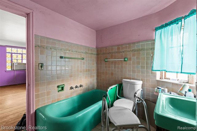 18215 Parkside Street, Detroit, MI 48221