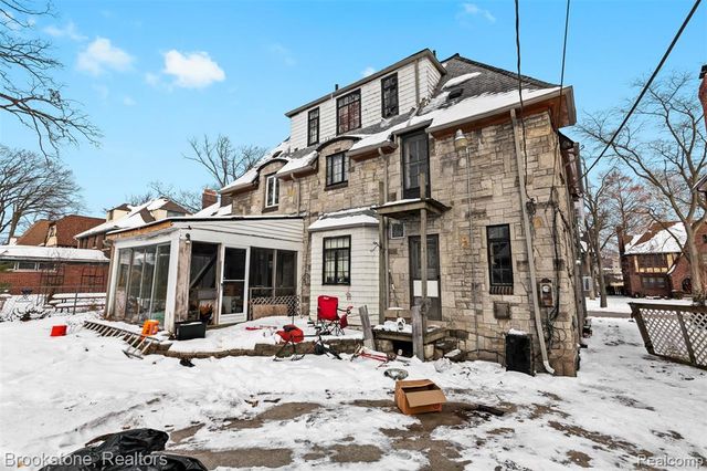 18215 Parkside Street, Detroit, MI 48221