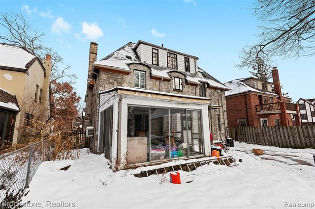 18215 Parkside Street, Detroit, MI 48221