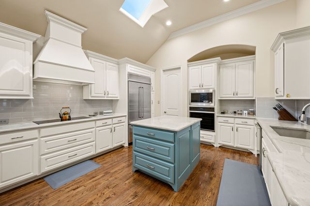 805 Creekview Lane, Colleyville, TX 76034