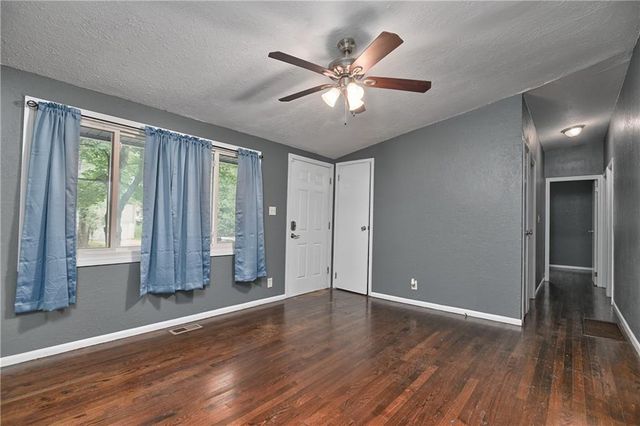 8707 E 91st Terrace, Kansas City, MO 64138