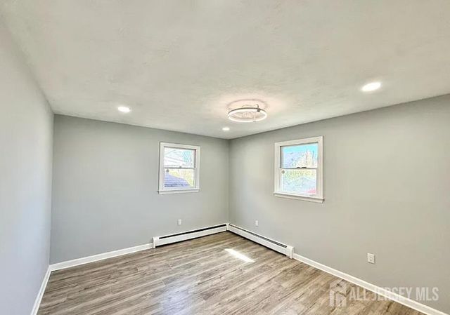 35 Fiat Avenue, Iselin, NJ 08830