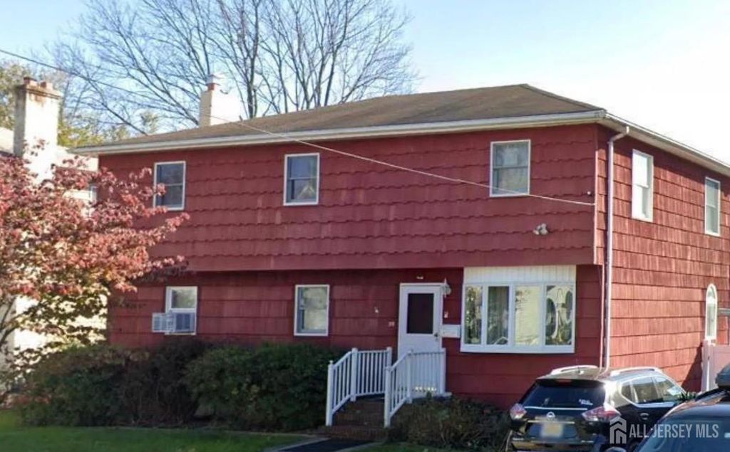 35 Fiat Avenue, Iselin, NJ 08830