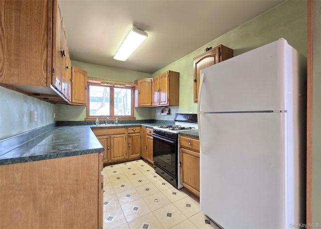 49 Lakewood Avenue, Ronkonkoma, NY 11779