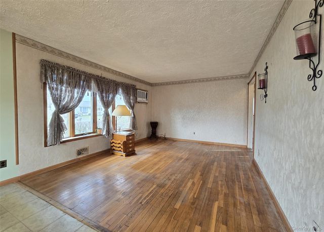 49 Lakewood Avenue, Ronkonkoma, NY 11779