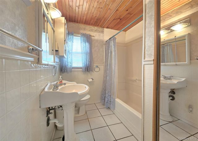 49 Lakewood Avenue, Ronkonkoma, NY 11779