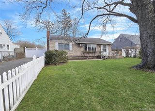49 Lakewood Avenue, Ronkonkoma, NY 11779