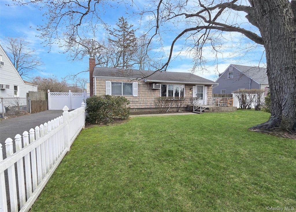 49 Lakewood Avenue, Ronkonkoma, NY 11779