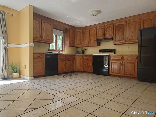 40 Old Waterbury Road, Plymouth, CT 06786